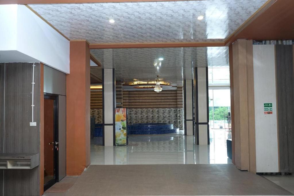 Grand Vella Hotel Pangkal Pinang Exteriör bild